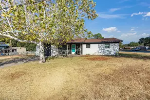 1306 Hulme St, Bowie, TX 76230 - Photo 37