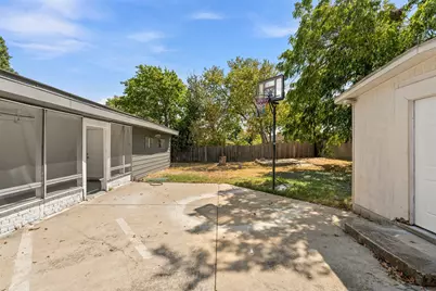 2508 Syracuse Drive, Irving, TX 75062 - Photo 37