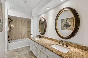 9639 Vista Oaks Dr, Dallas, TX 75243 - Photo 29