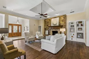 9639 Vista Oaks Dr, Dallas, TX 75243 - Photo 5