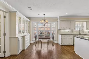 9639 Vista Oaks Dr, Dallas, TX 75243 - Photo 13