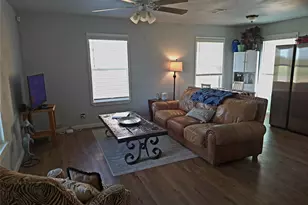 1309 S 6th St, Bonham, TX 75418 - Photo 3