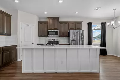 326 Lone Creek Drive, West, TX 76691 - Photo 11