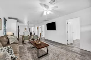 621 S 9th St, Waco, TX 76706 - Photo 9