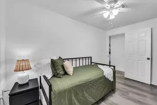 621 S 9th St, Waco, TX 76706 - Photo 23