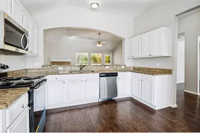 517 Saddlebrook Drive, Lancaster, TX 75146 - Photo 11