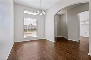 517 Saddlebrook Dr, Lancaster, TX 75146 - Photo 9