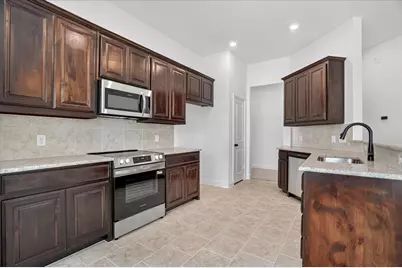 425 Rose Avenue, Cleburne, TX 76033 - Photo 11