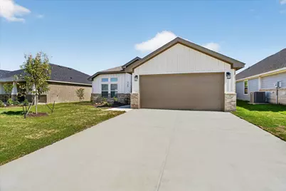 425 Rose Avenue, Cleburne, TX 76033 - Photo 3