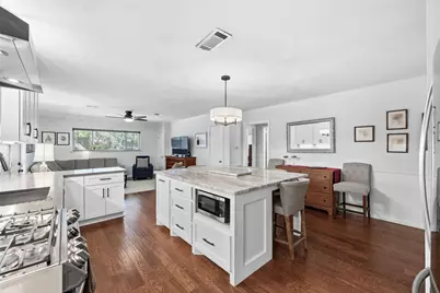 1715 Lansford Avenue, Dallas, TX 75224 - Photo 9