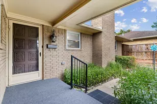 1801 Clear Point Dr, Garland, TX 75041 - Photo 5