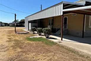 166 Holiday Rambler Dr, Whitney, TX 76692 - Photo 3