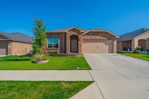 412 Foxhunter St, Fort Worth, TX 76131 - Photo 1