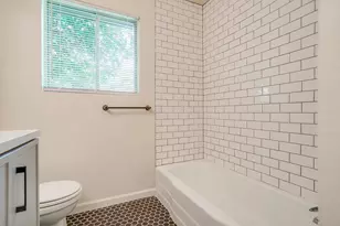 128 SE Robert St, Burleson, TX 76028 - Photo 11