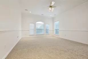 8925 Hunters Glen Trail, Fort Worth, TX 76120 - Photo 17