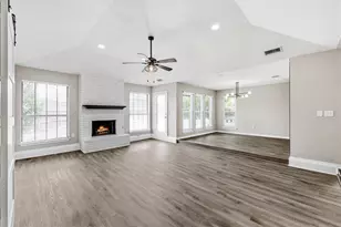 14826 Sopras Cir, Addison, TX 75001 - Photo 3