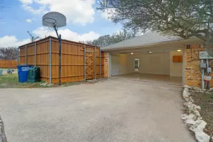 14824 Sopras Cir, Addison, TX 75001 - Photo 33