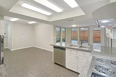 14824 Sopras Circle, Addison, TX 75001 - Photo 9