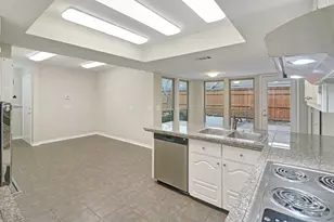 14824 Sopras Cir, Addison, TX 75001 - Photo 9