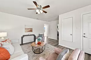 3728 Hardeman St, Fort Worth, TX 76119 - Photo 7