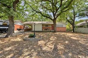 402 SE 20th St, Mineral Wells, TX 76067 - Photo 1