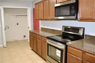 1730 Nomas St, Dallas, TX 75212 - Photo 5