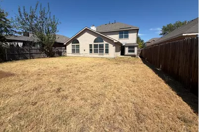 605 Prairie Gulch Drive, Fort Worth, TX 76140 - Photo 3