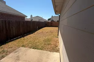 605 Prairie Gulch Dr, Fort Worth, TX 76140 - Photo 17