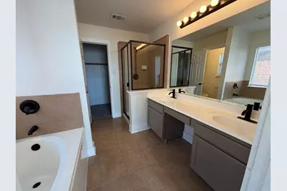 605 Prairie Gulch Drive, Fort Worth, TX 76140 - Photo 5