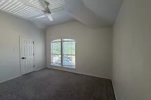 605 Prairie Gulch Dr, Fort Worth, TX 76140 - Photo 17