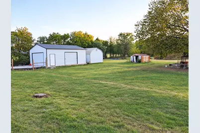 1813 County Road 123, Gainesville, TX 76240 - Photo 7