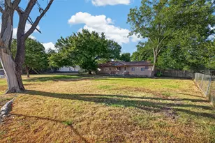 403 S Nash St, Garrett, TX 75119 - Photo 5