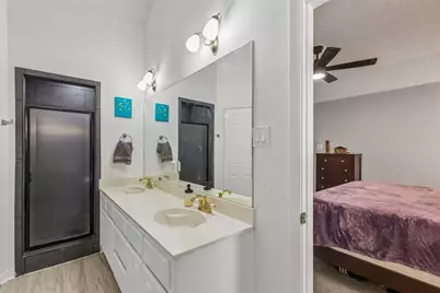 6215 Sandybrook Drive, Arlington, TX 76001 - Photo 15