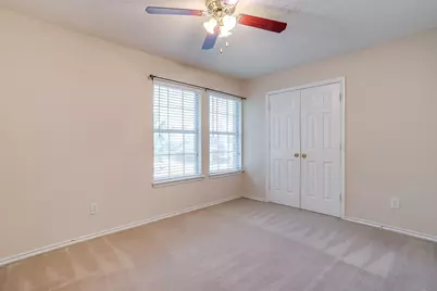 332 Sunset Oaks Drive, Fort Worth, TX 76112 - Photo 33