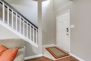 332 Sunset Oaks Dr, Fort Worth, TX 76112 - Photo 5