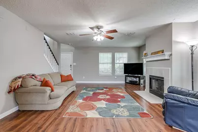 332 Sunset Oaks Drive, Fort Worth, TX 76112 - Photo 9