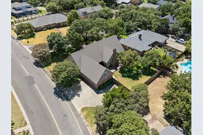 10026 Forest View Drive, Woodway, TX 76712 - Photo 7