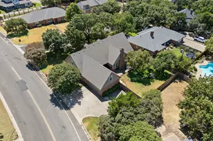 10026 Forest View Dr, Woodway, TX 76712 - Photo 7