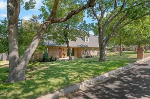 10026 Forest View Dr, Woodway, TX 76712 - Photo 3
