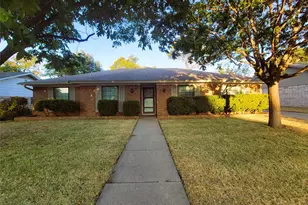 7405 Pinehurst Dr W, Fort Worth, TX 76134 - Photo 1