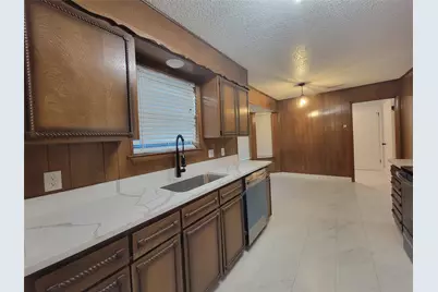 7405 Pinehurst Drive W, Fort Worth, TX 76134 - Photo 9