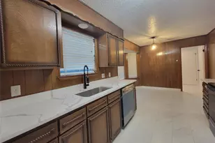 7405 Pinehurst Dr W, Fort Worth, TX 76134 - Photo 9