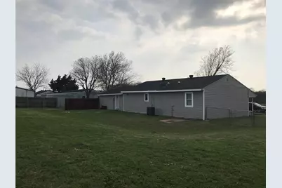 303 Raymond Street, Farmersville, TX 75442 - Photo 3