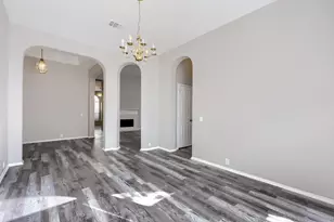 605 Oakbrook Dr, Burleson, TX 76028 - Photo 13