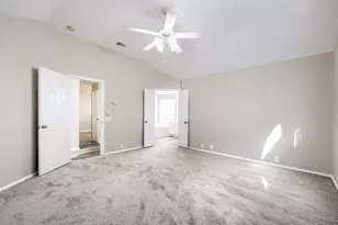 605 Oakbrook Dr, Burleson, TX 76028 - Photo 19