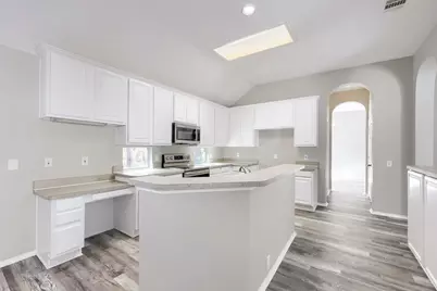605 Oakbrook Drive, Burleson, TX 76028 - Photo 9