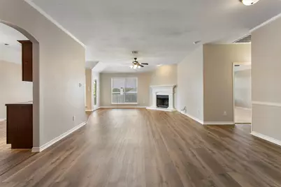14032 Sand Hills Drive, Fort Worth, TX 76052 - Photo 5