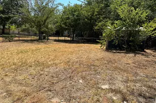 137 Lynn Dr, Azle, TX 76020 - Photo 15