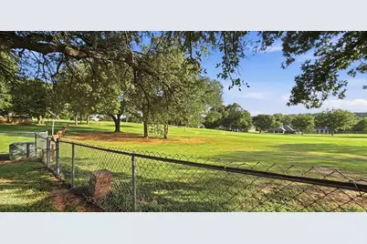 9012 Bontura Road, Granbury, TX 76049 - Photo 27