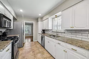 10507 Royalwood Dr, Dallas, TX 75238 - Photo 9